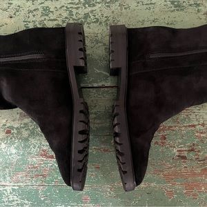 Aquatalia boot,fur lined suede with interior wedge. 7.5 excellent condition.